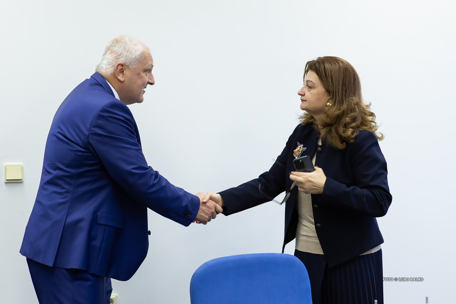 001 1dx 7351 20251212 1994853833