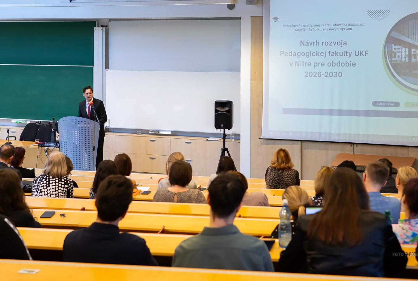 Pedagogickú fakultu UKF počas ďalších štyroch rokov povedie opäť docent Gábor Pintes 