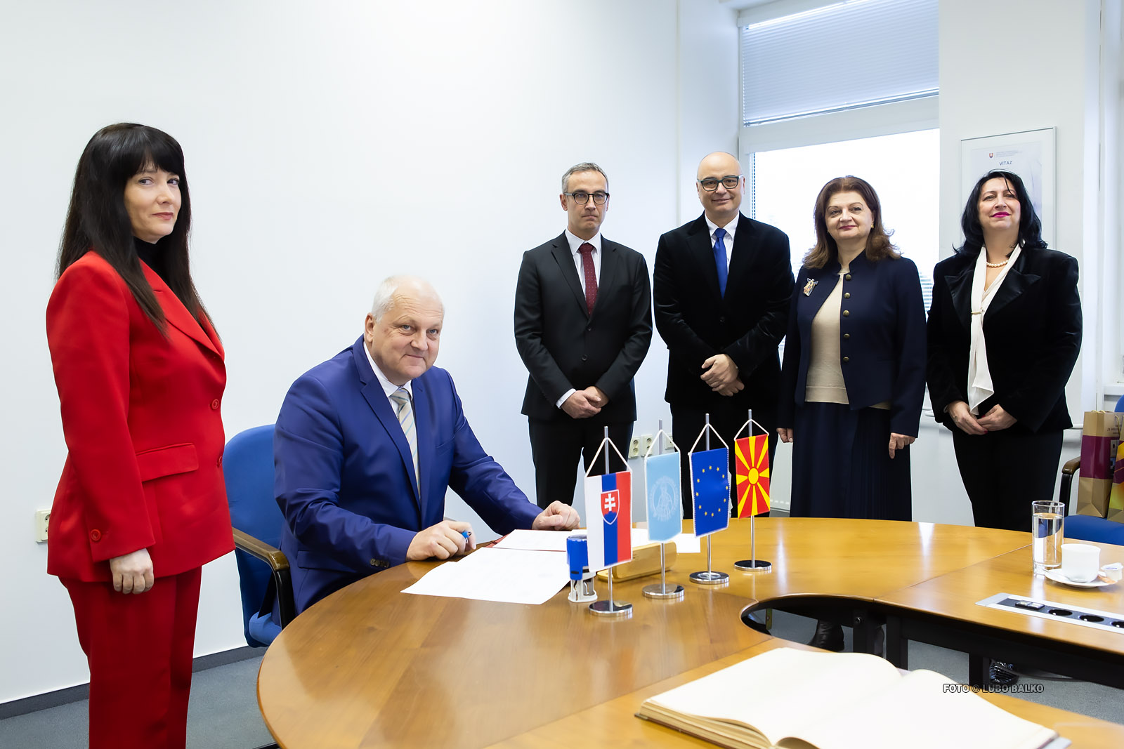 014 1dx 7312 20251212 1148259359